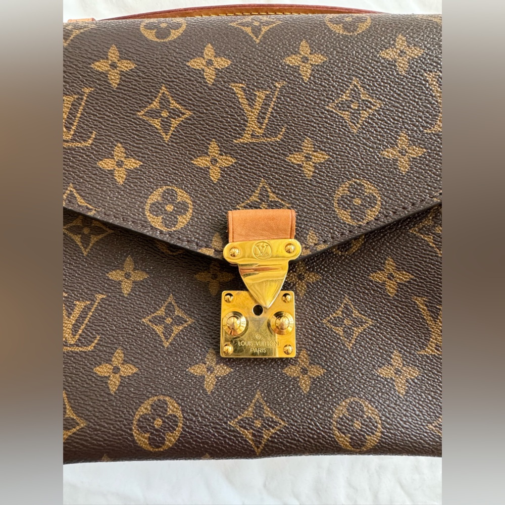 Louis Vuitton Pochette Métis - Picture 3 of 16